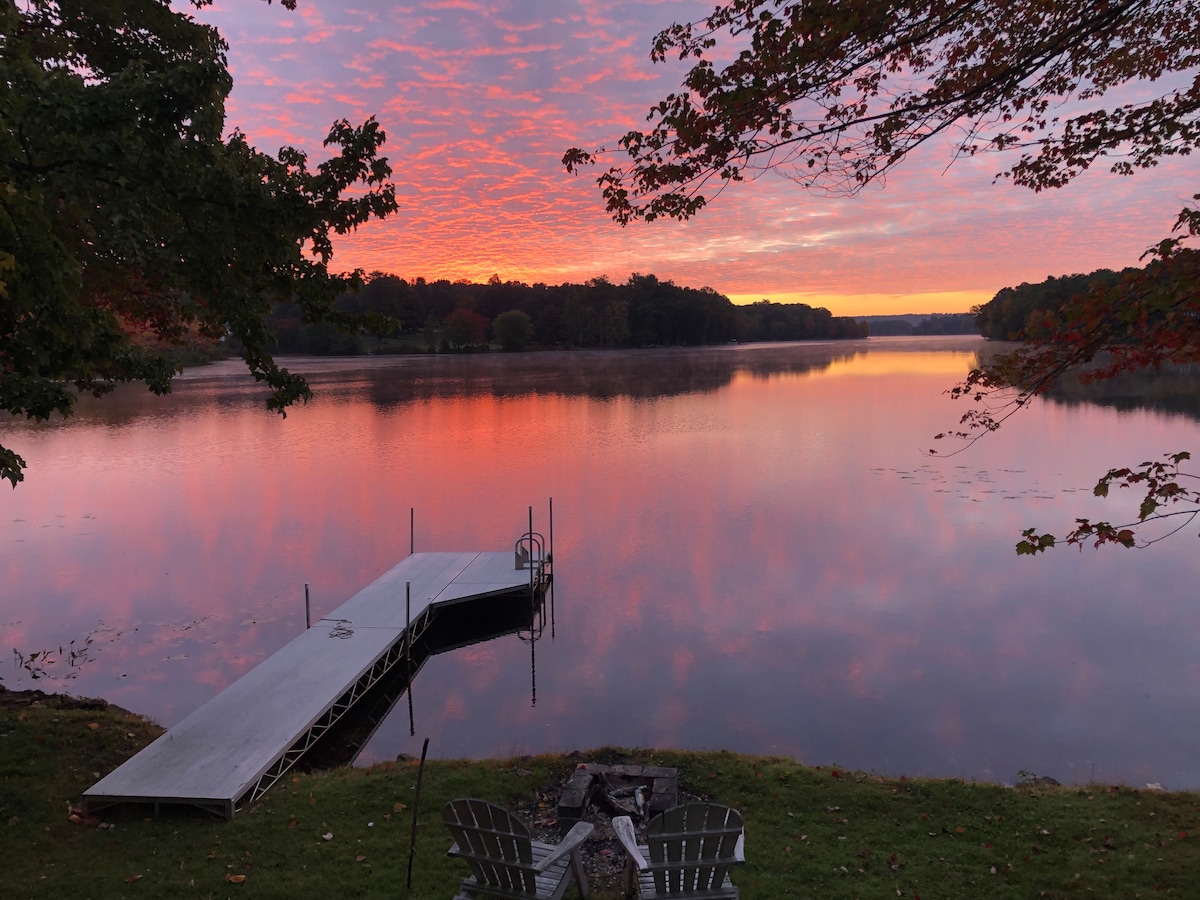 Romantic Getaway at The Lake!