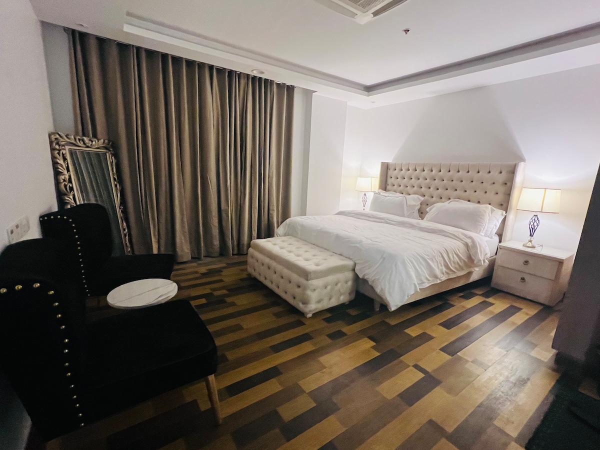 3 Bdr Landmark Hotel Suite Goldcrest