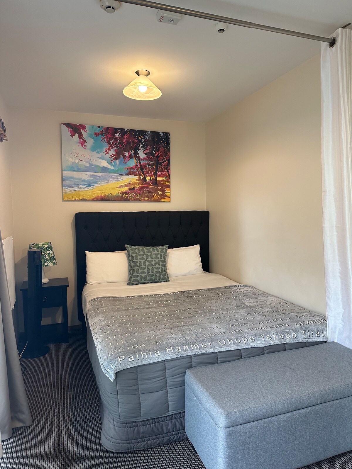 Studio 1 Queen Bed Stay Near Lost Spring