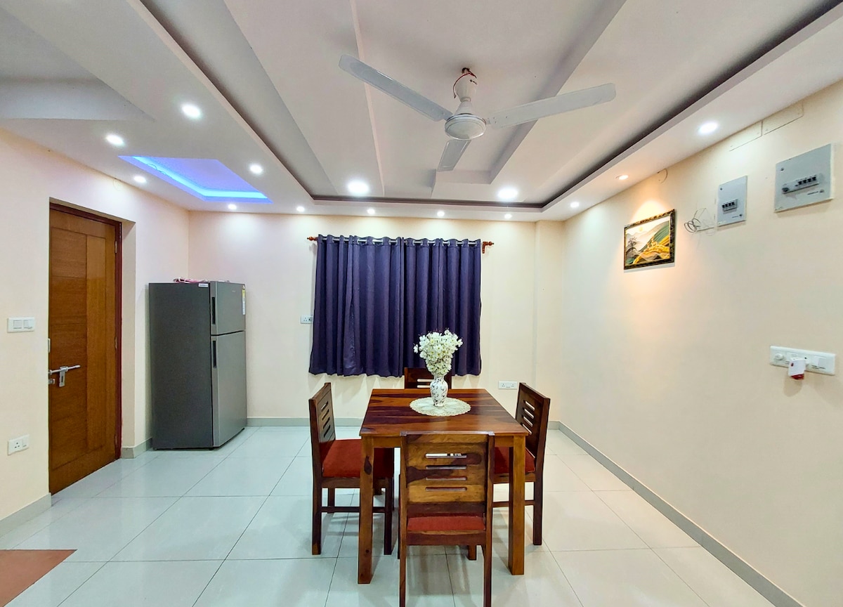 Near Axis Mall & Novotel-Luxury 2BHK Flat 2balcony