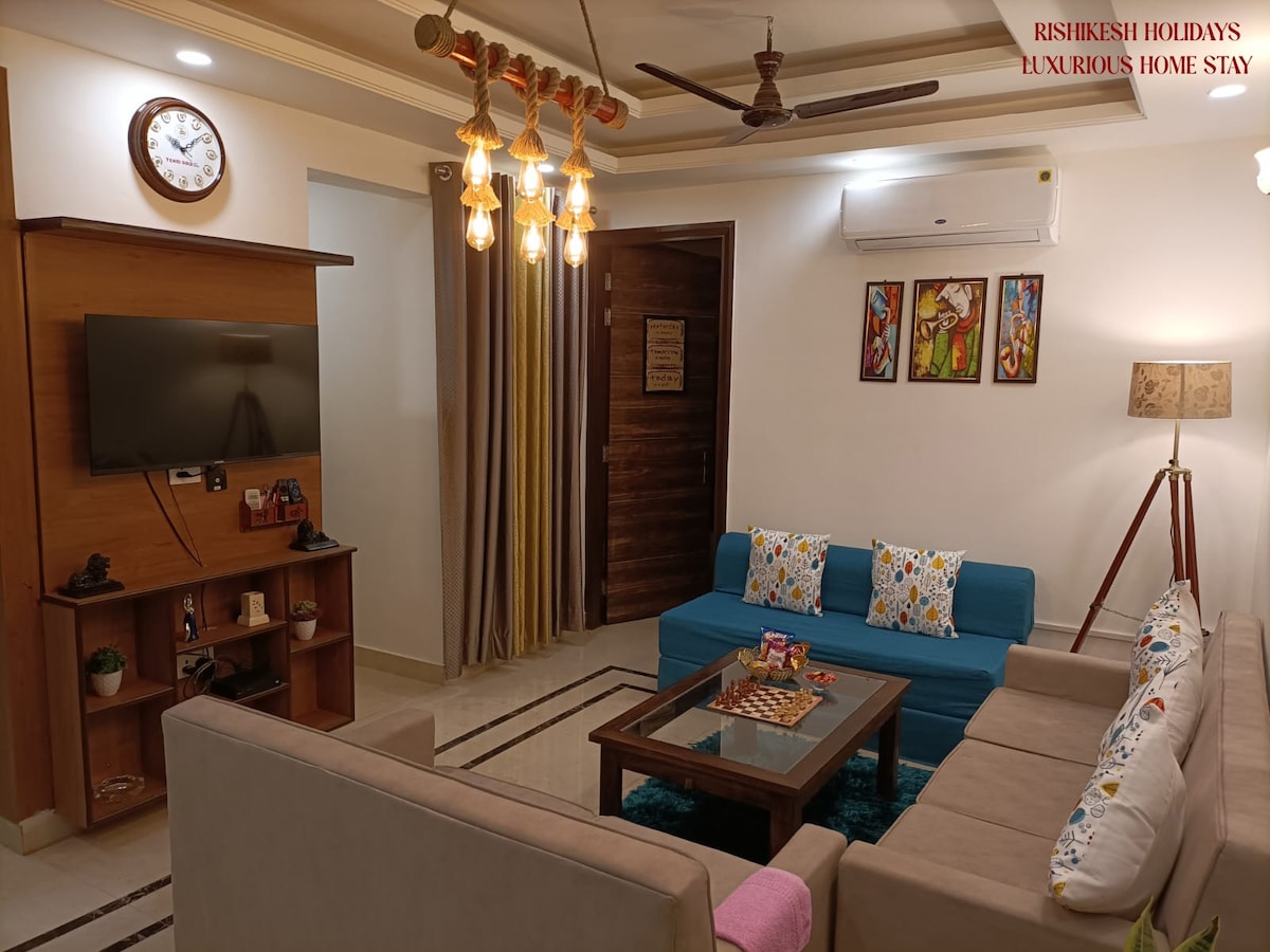 Goyal Residency - Luxurious HomeStay