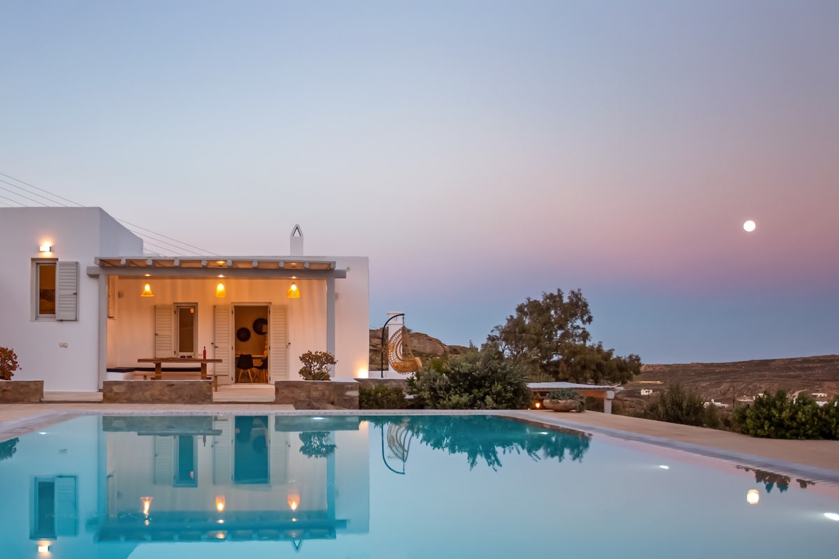 Irene Mykonos别墅：泳池边豪华，爱琴海景观