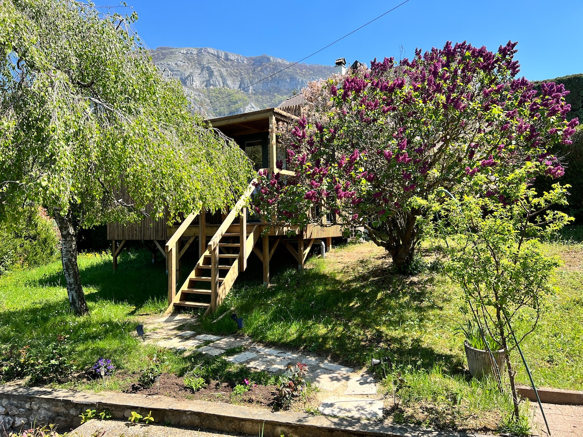 Cabane Jacoméli, Studio juste au dessus de Genève