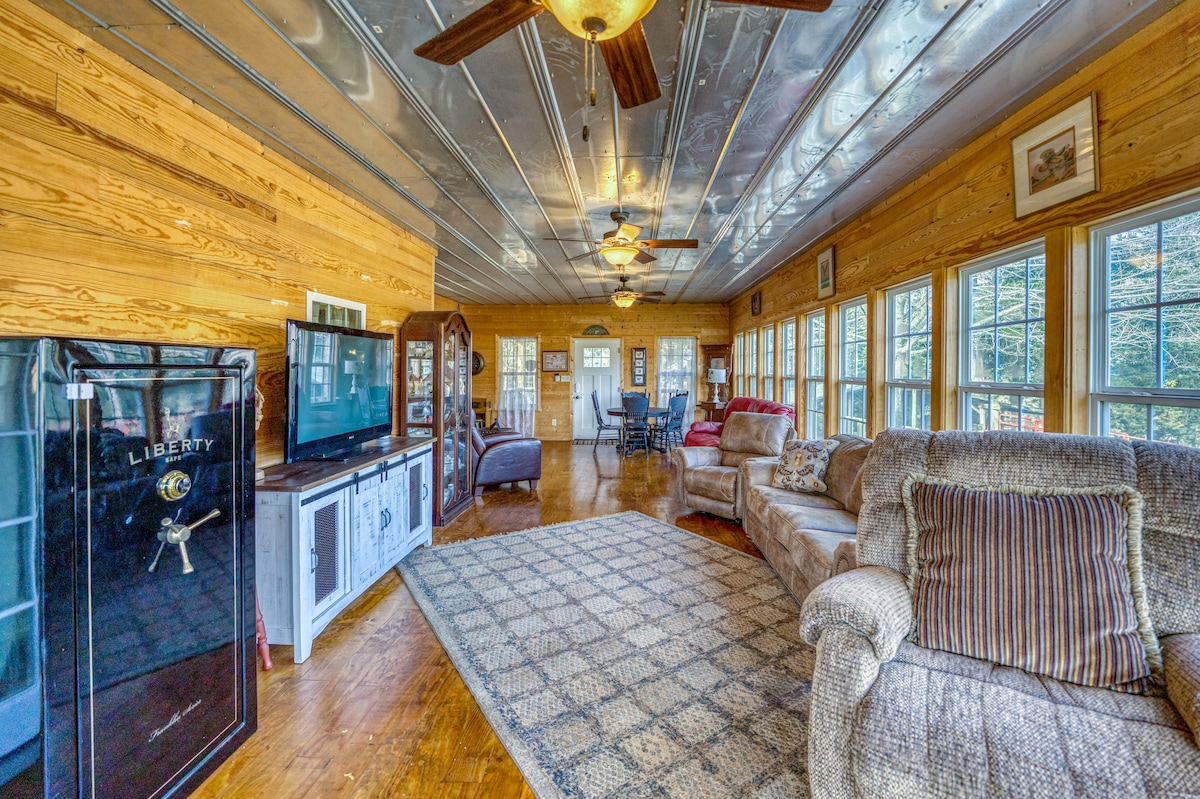Hillsdale Cottage-Great Location