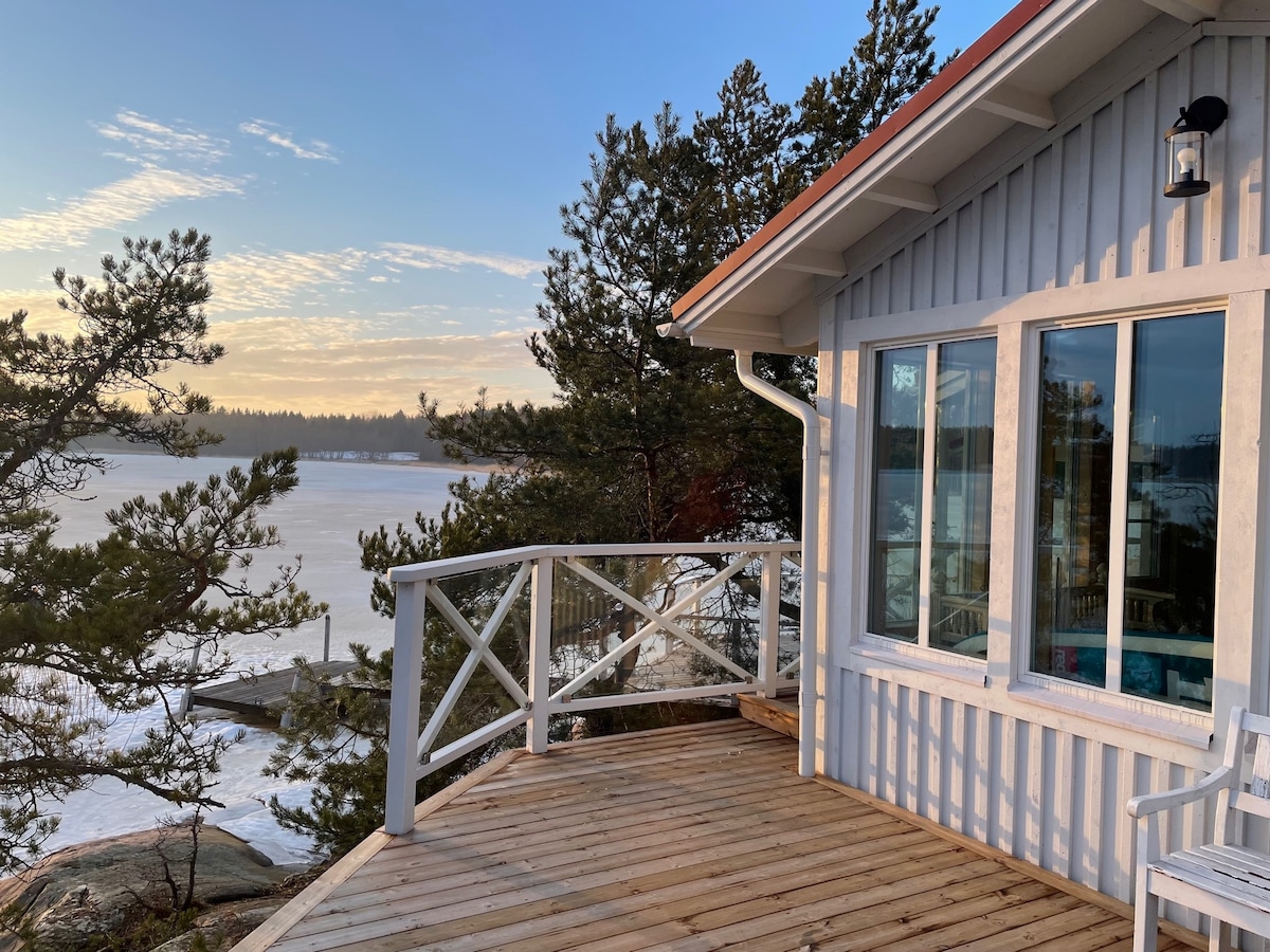 Seaside cabin with amazing sunset views