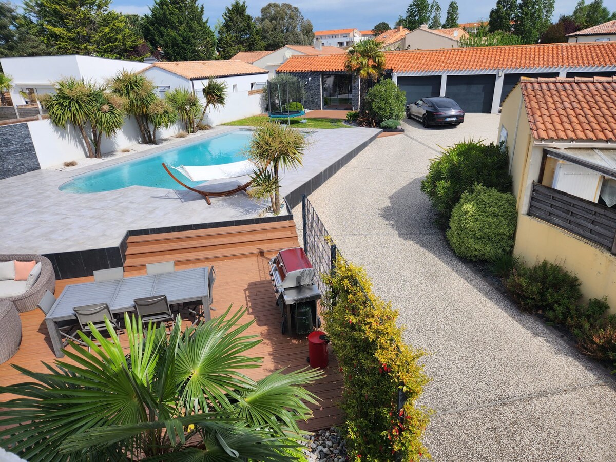 Villa piscine à 10 min de la Mer et des Plages