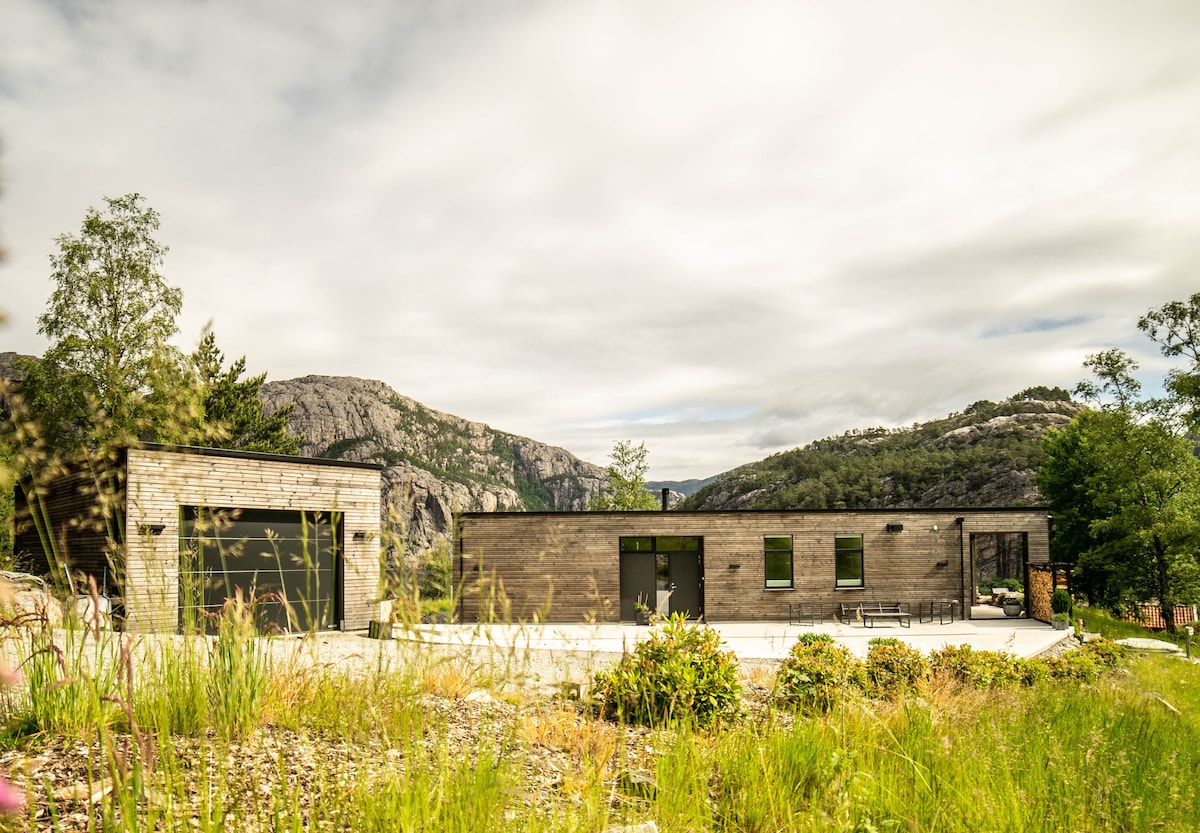 Lekkert funkis hus i Lysefjorden