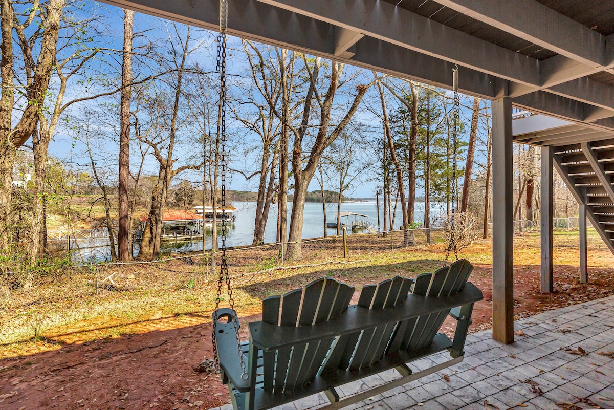 Gorgeous Home on Lake Hartwell & Covered Slip Dock