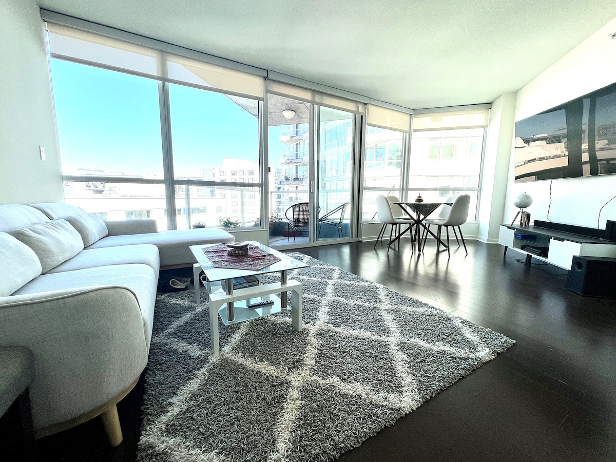 Luxurious full amenity 1BR Oasis w Bay Bridge View