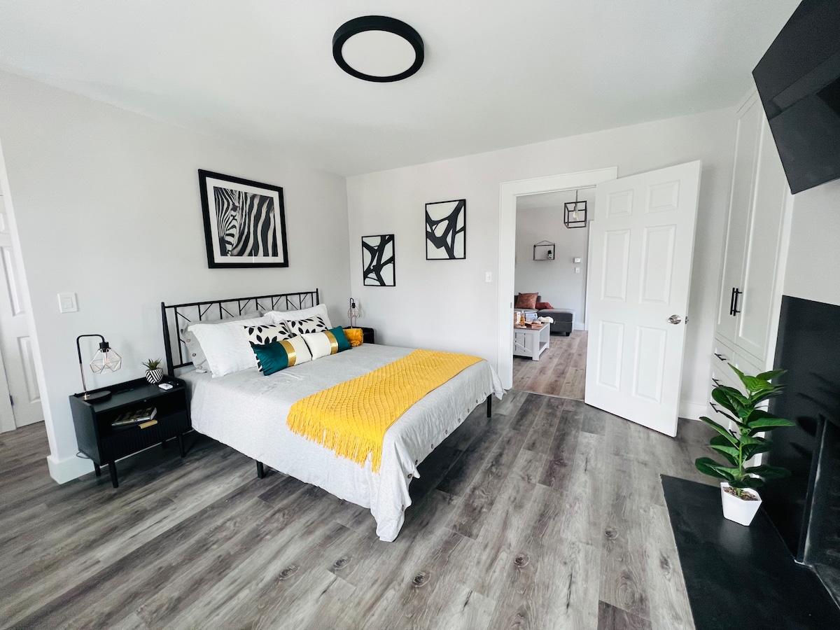 Terra Hillside Suite | 3 Bed 2 Bath | Green Oasis
