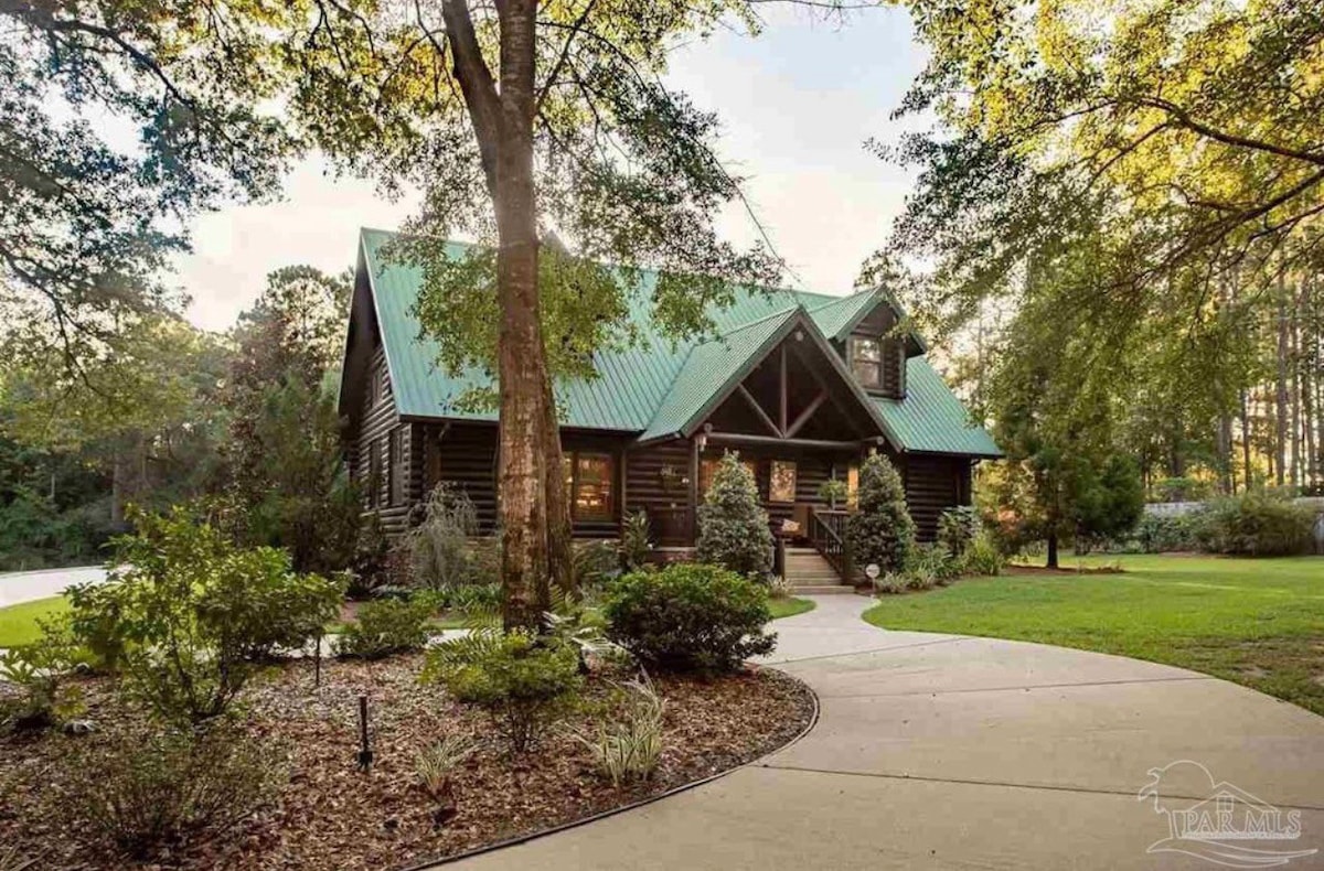 Forest Creek Lodge