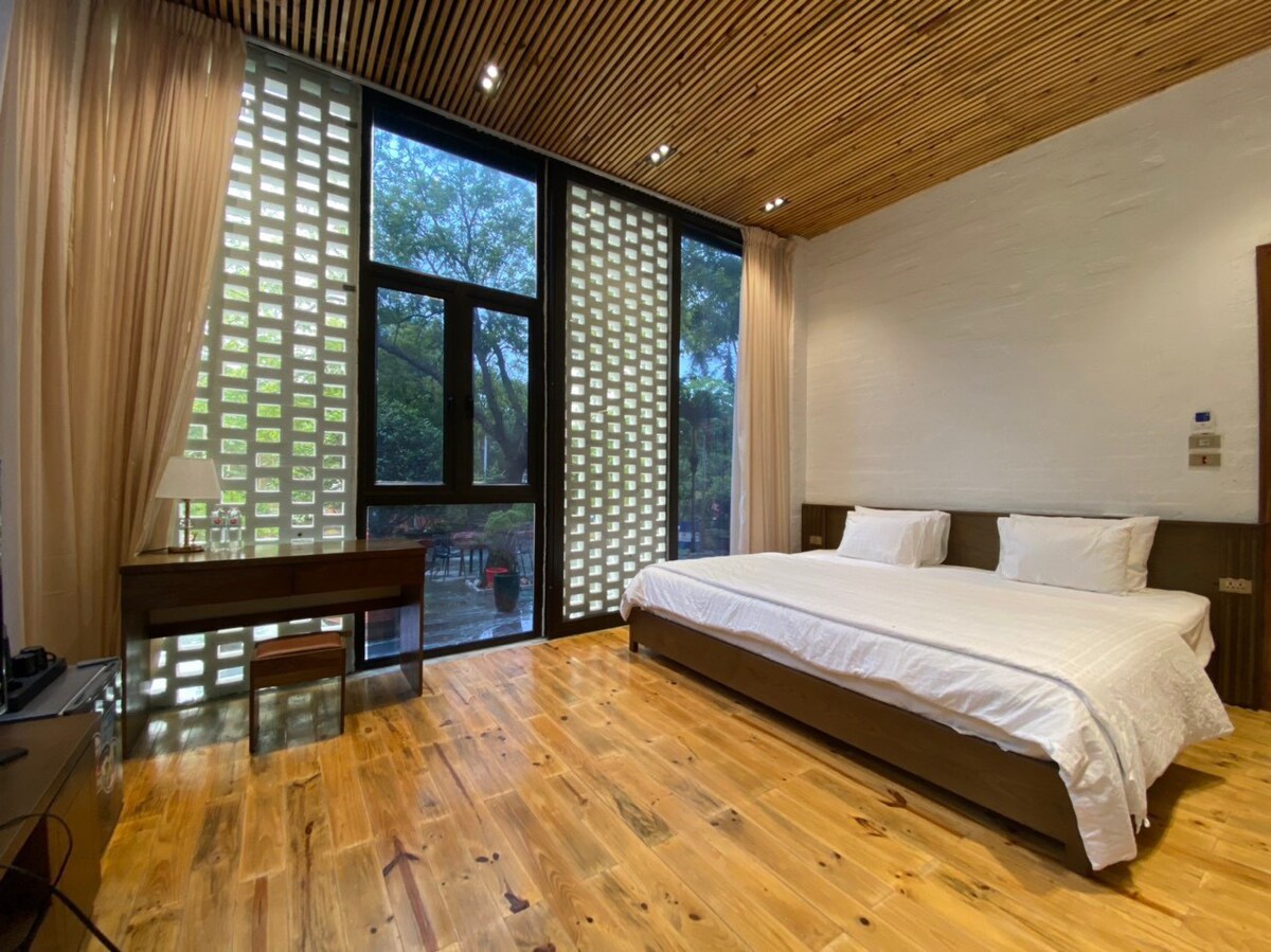 BobbyGarden - Latitude21 Retreat