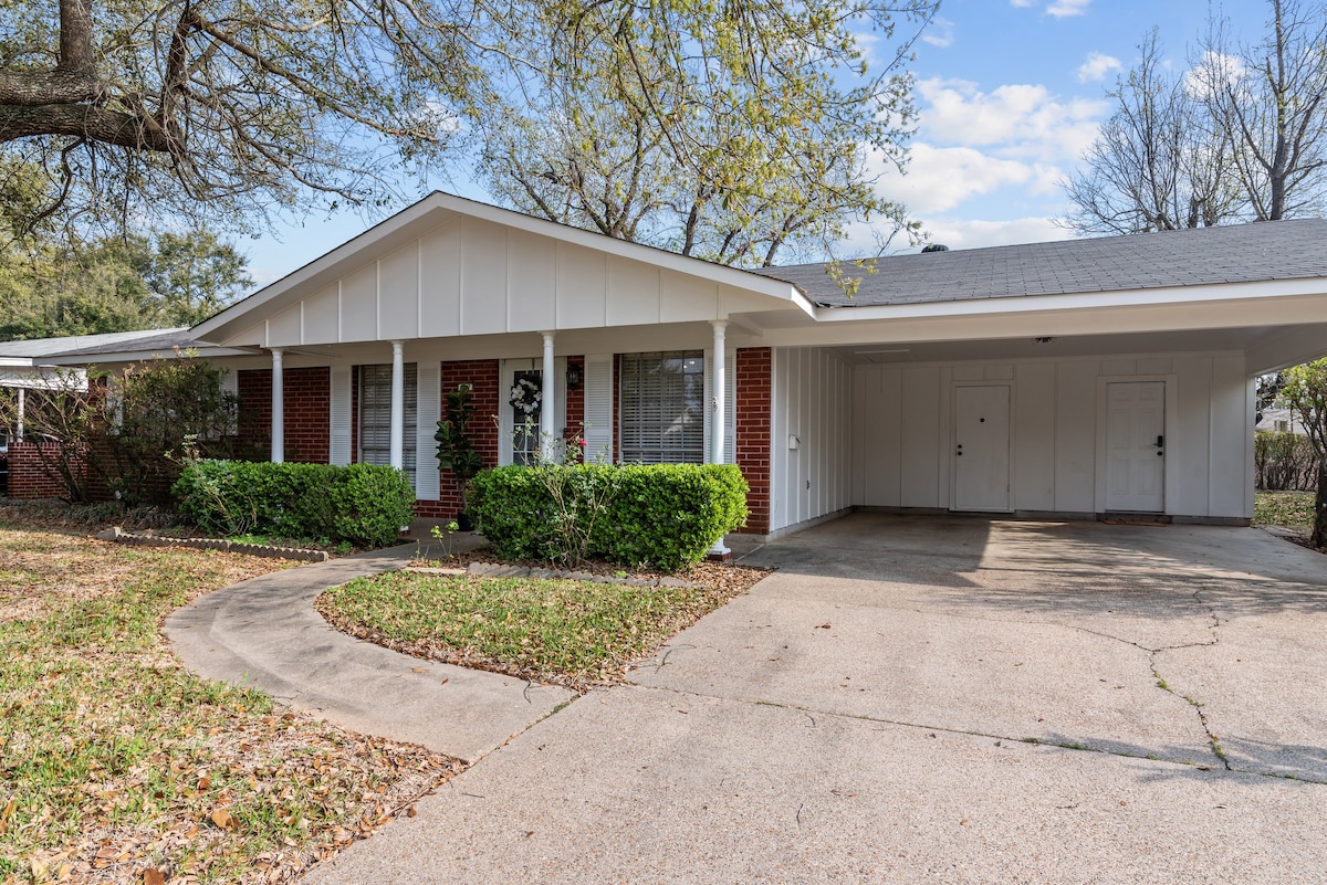 Louisianan Mid Century Modern