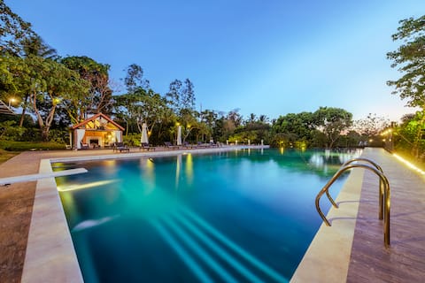 Exclusive Use of 4 Hectare Pintoresco Estate