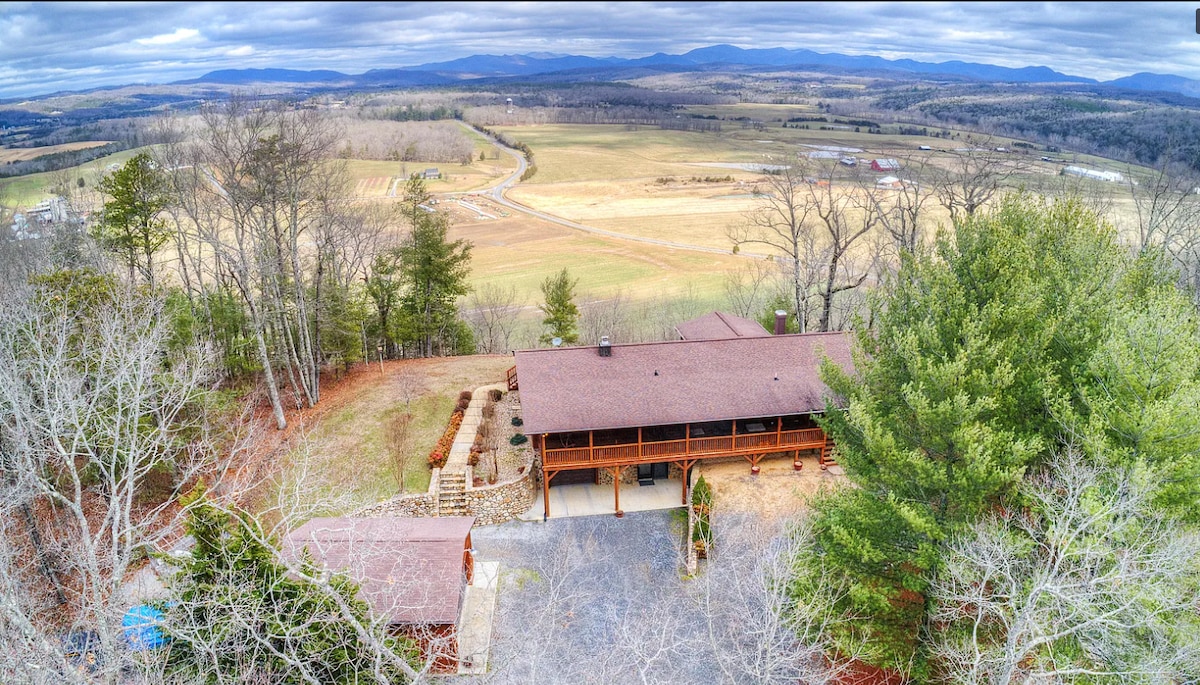 Farm View B&B: Secluded yet near I-81 + Breakfast!