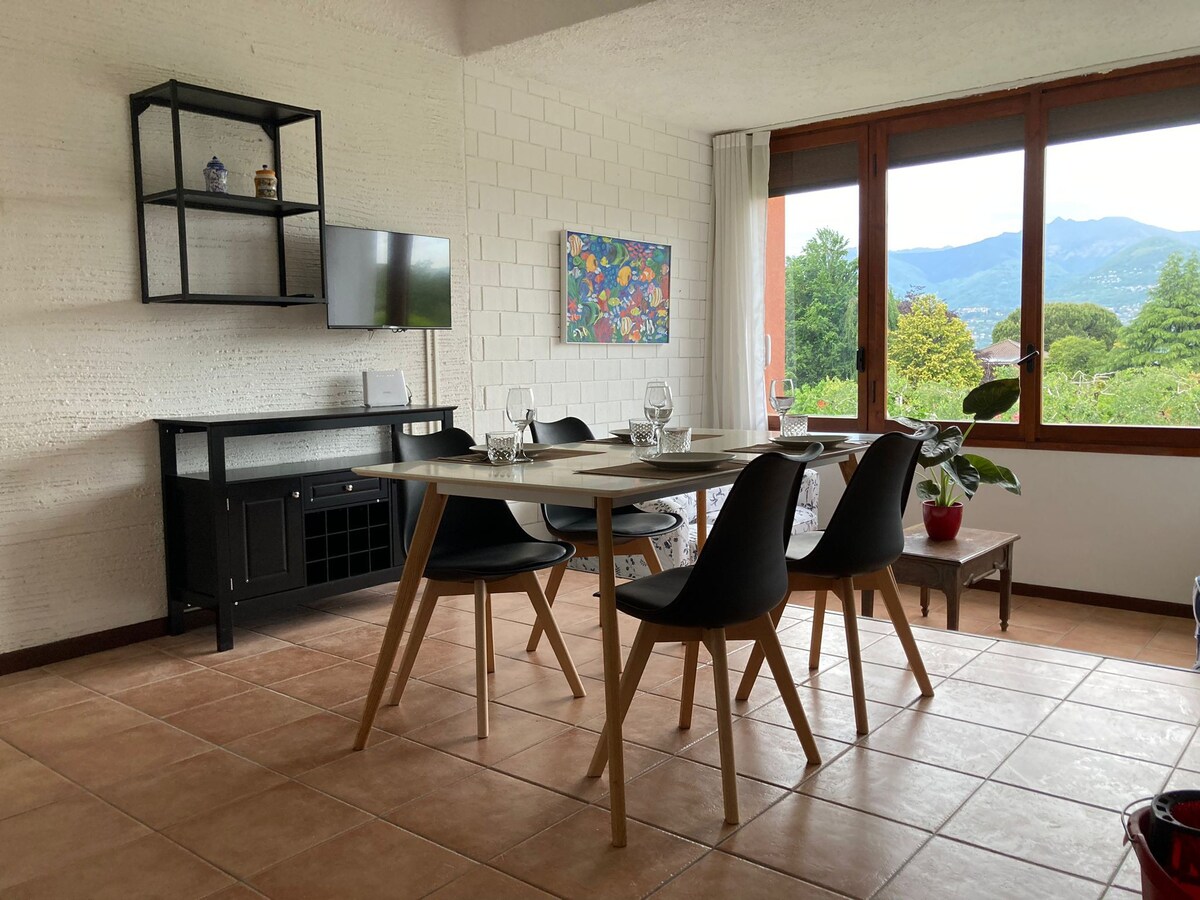apartment in Laveno with lake view