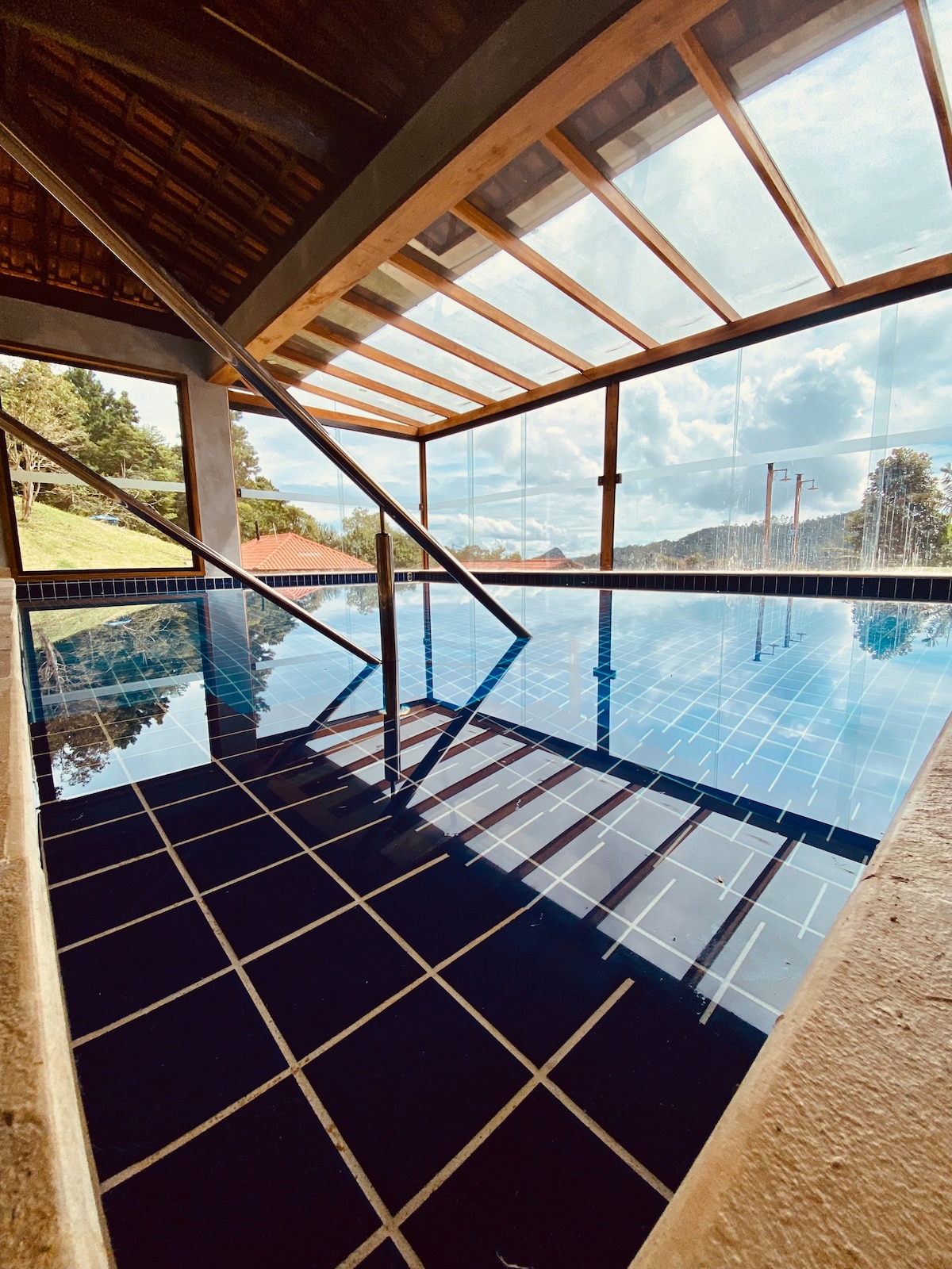 Chalé Nuvens com piscina e sauna