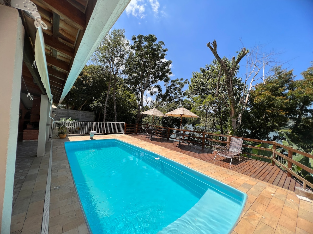 Casa com piscina e vista para lago | Home 1