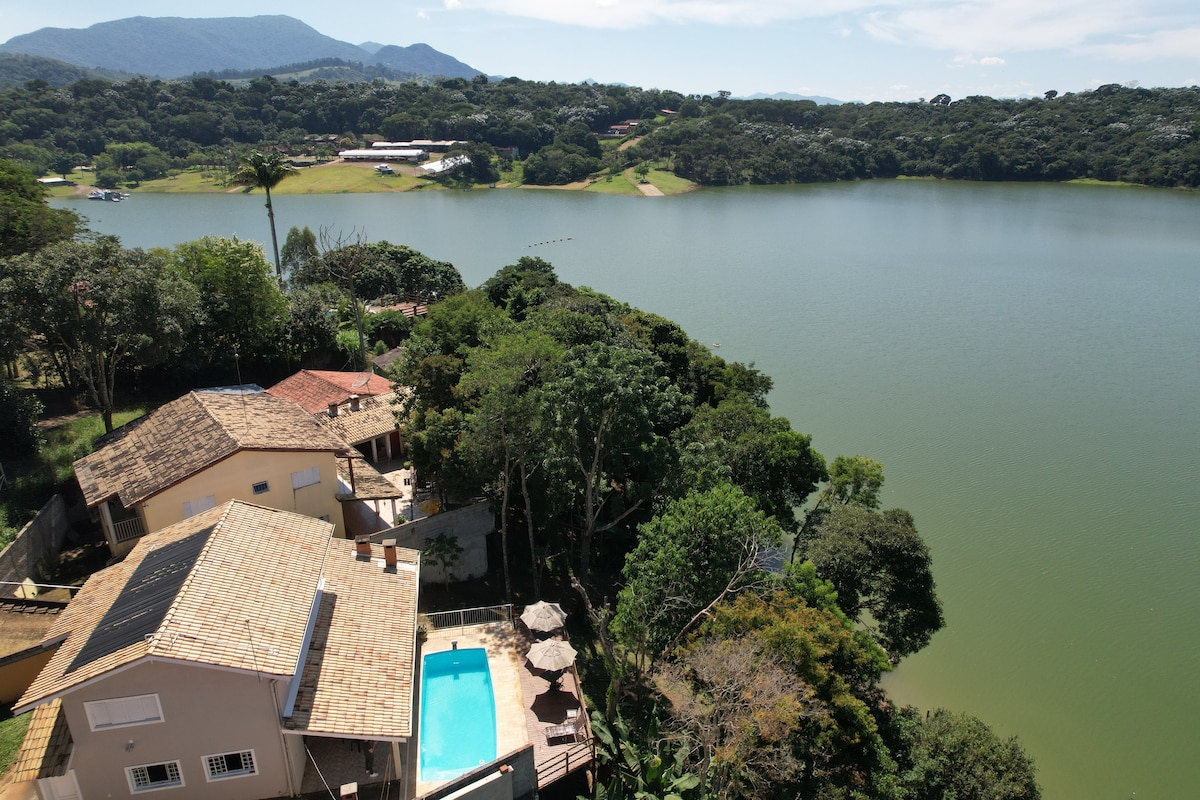 Casa com piscina e vista para lago | Home 1