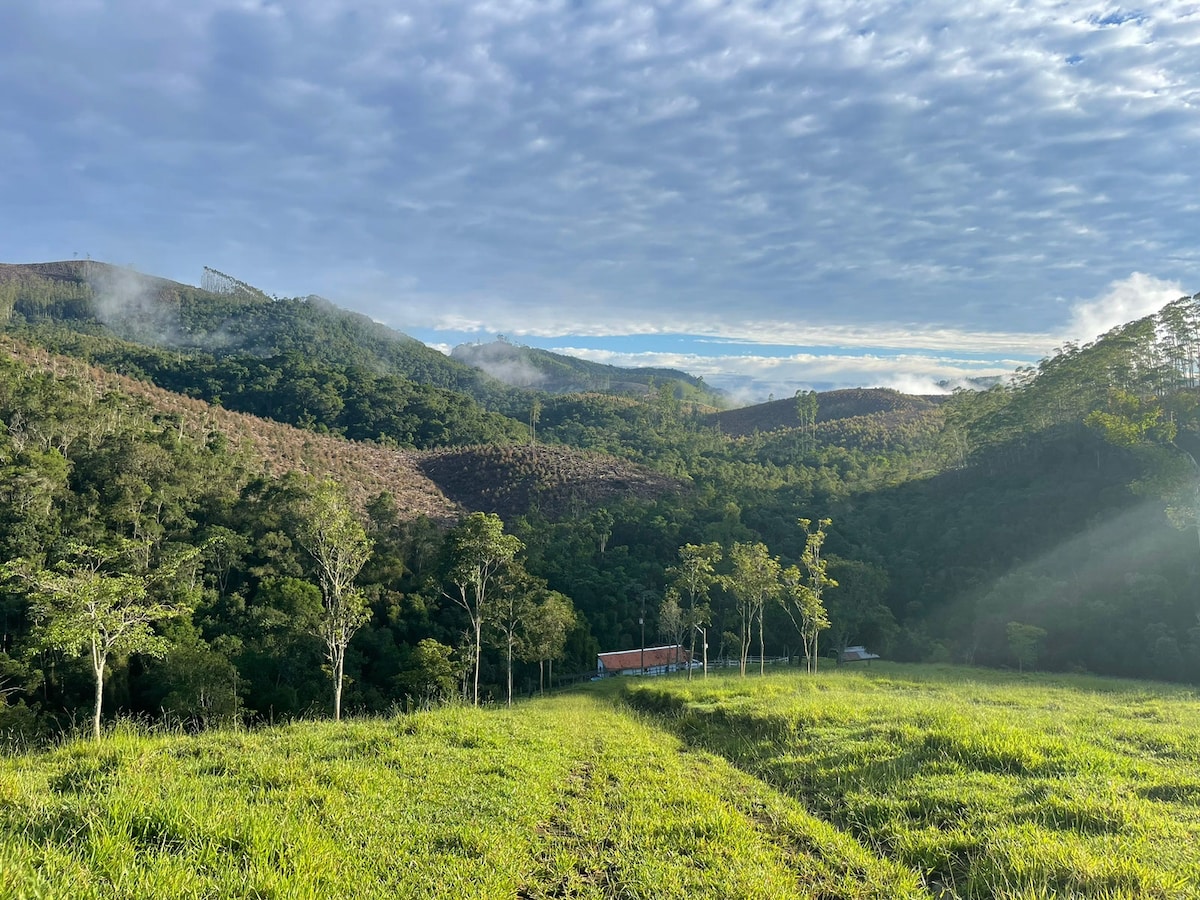 Lindo sítio com cachoeira