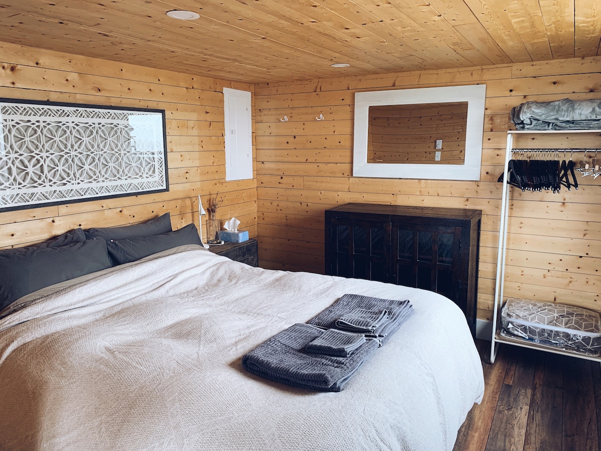 Hay Cove Cottages - Cozy Seaside Cabin