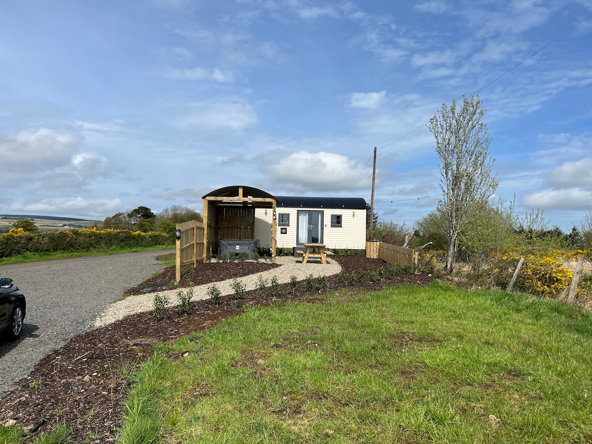 Redfox Shepherds Hut & hot tub