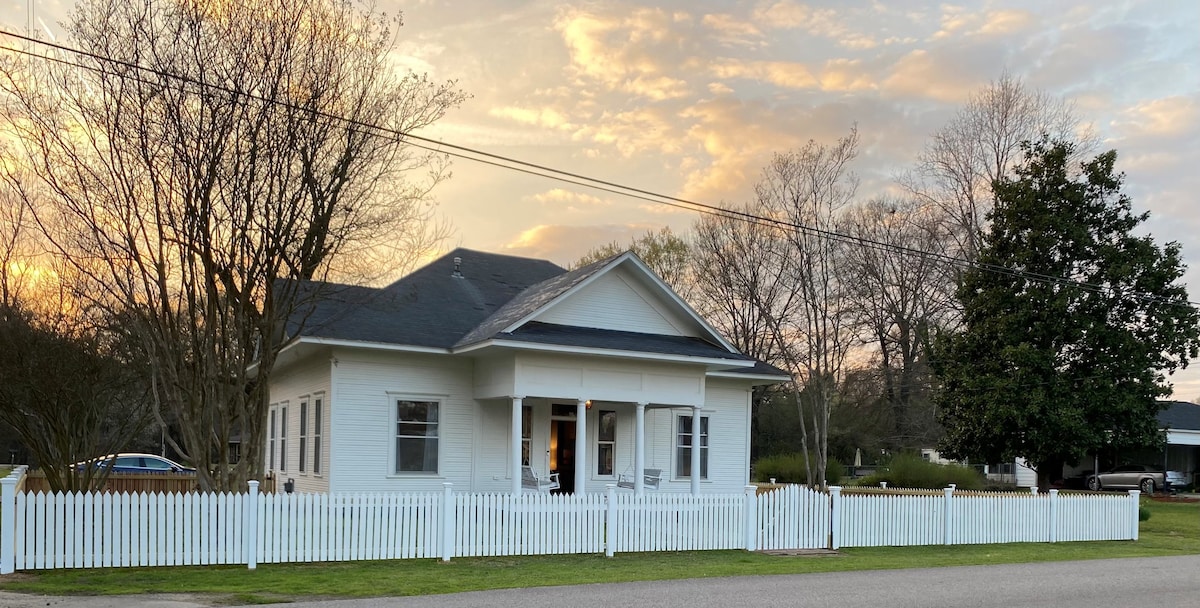 The Cottage on Maple