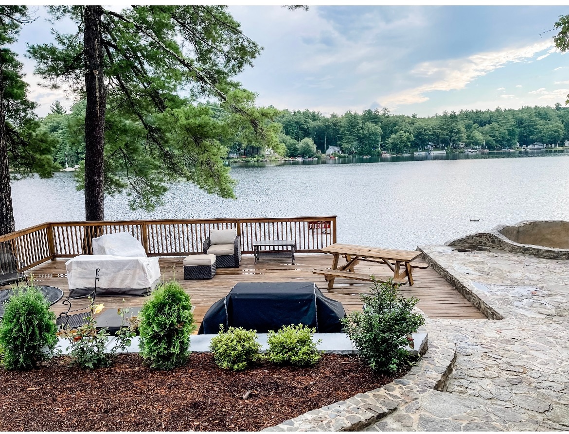 Lakefront Cottage - Hot Tub - Sleeps 8