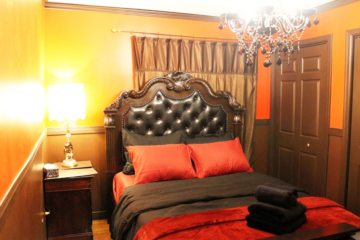 Private Charming bedroom+free parking