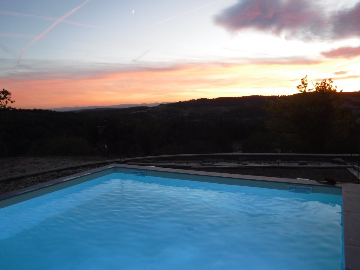 Magnifique Maison en bois avec piscine en Drôme