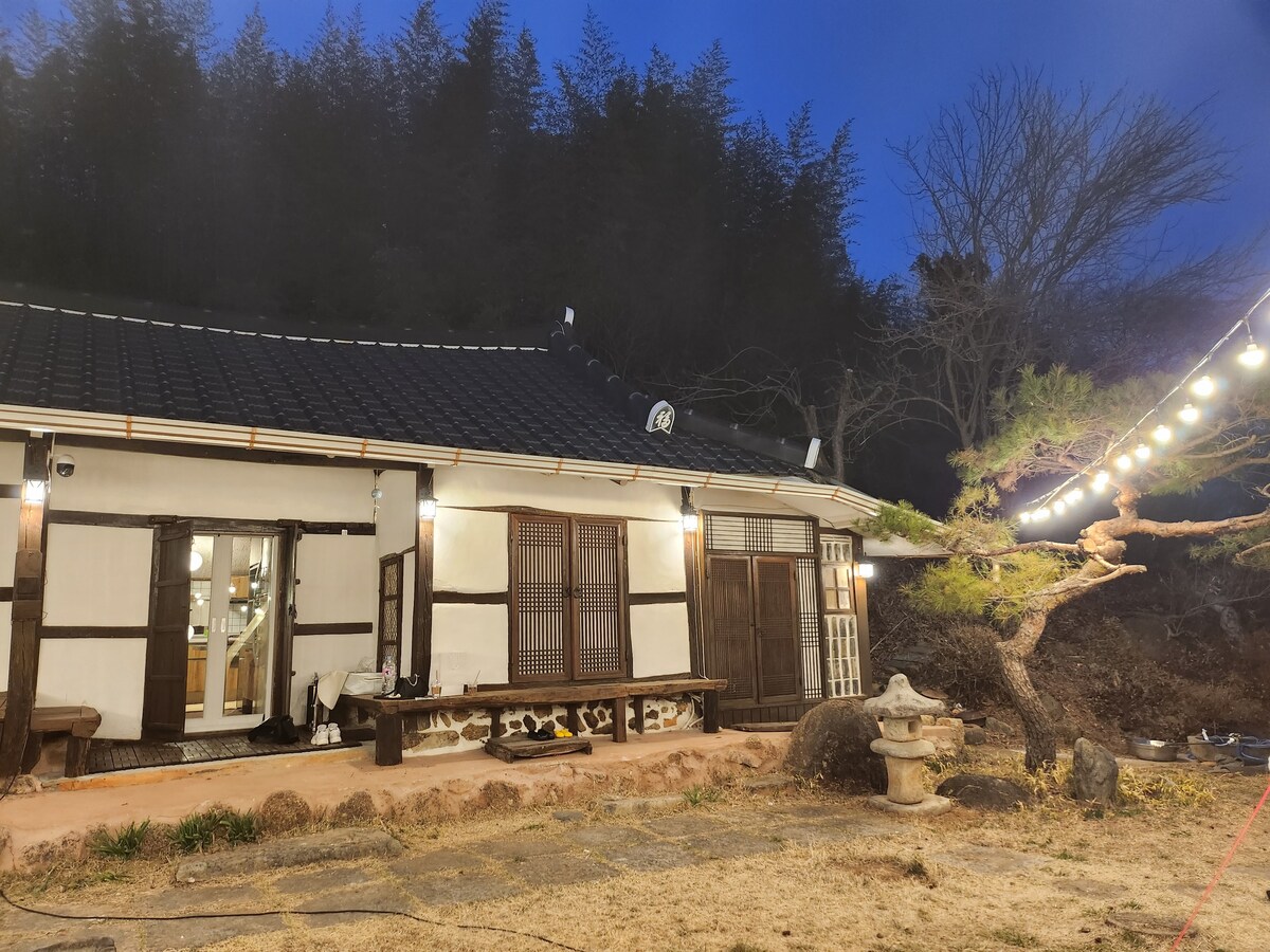 [Goznock] [私人韩屋] #最多6人#柴火烧烤# Choncang # Suncheon Travel #适合家庭入住#连续夜晚活动