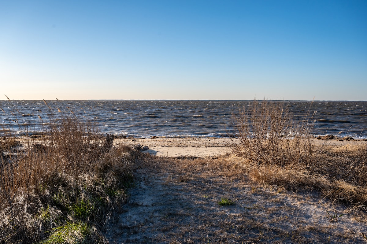 Beautiful Bayfront with Sanctuary Private Beach