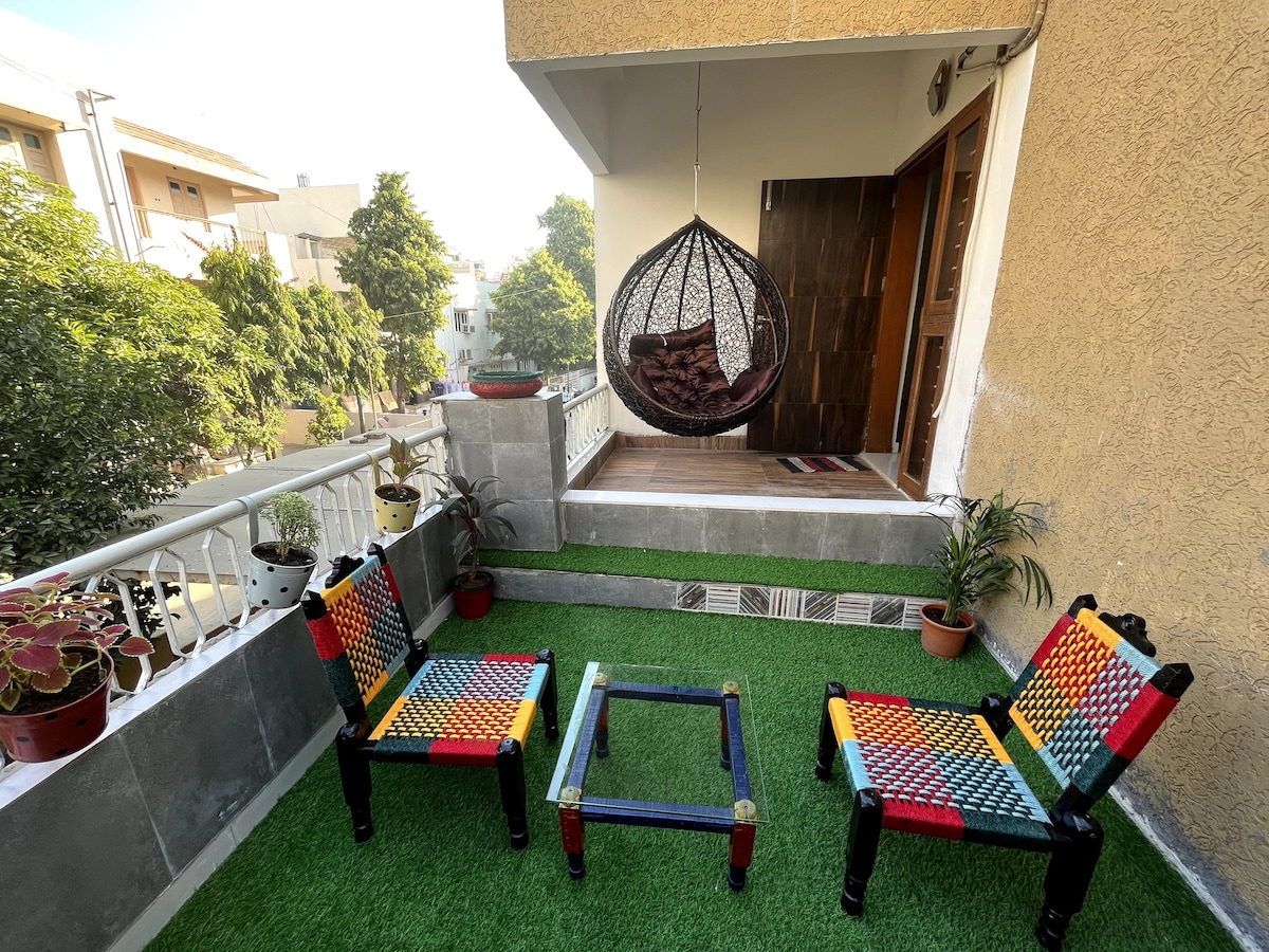 Enjoy Spacious 1 Bedroom With Garden Balcony