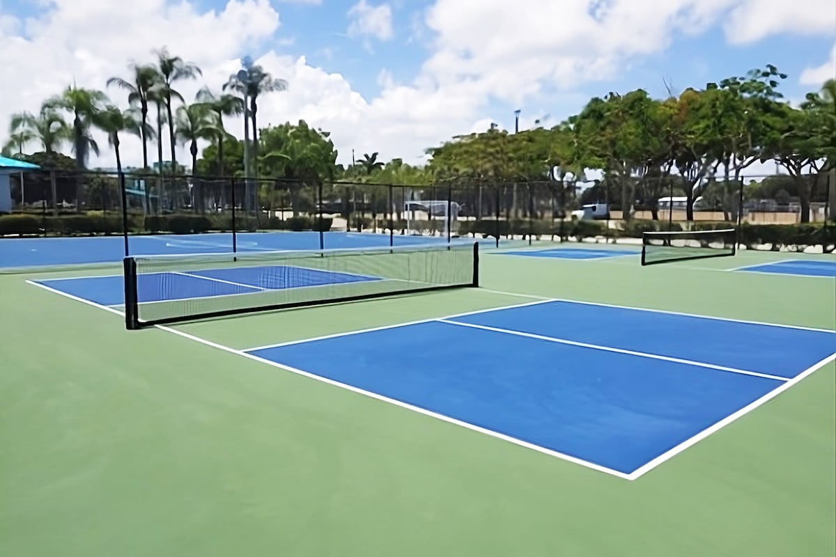 篮球、Pickleball、允许携带宠物入住、加热泳池