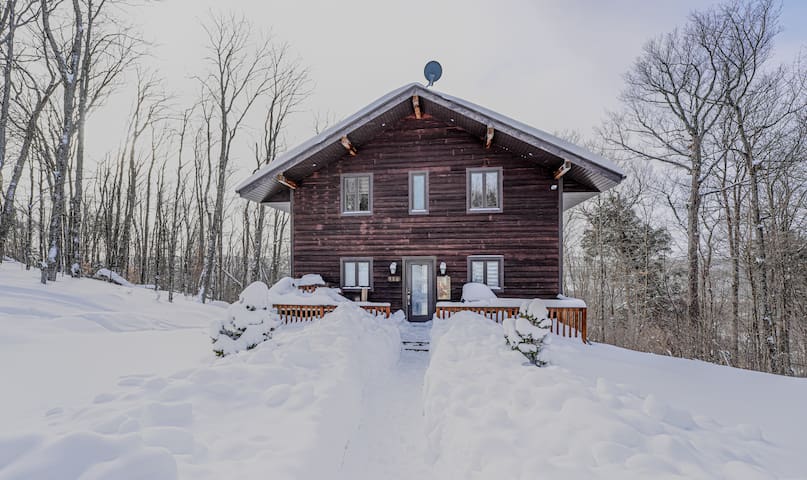 圣阿加特德蒙（Sainte-Agathe-des-Monts）的民宿