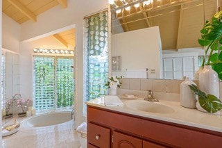Luxury BR in the Rainforest of Kona with Oceanview