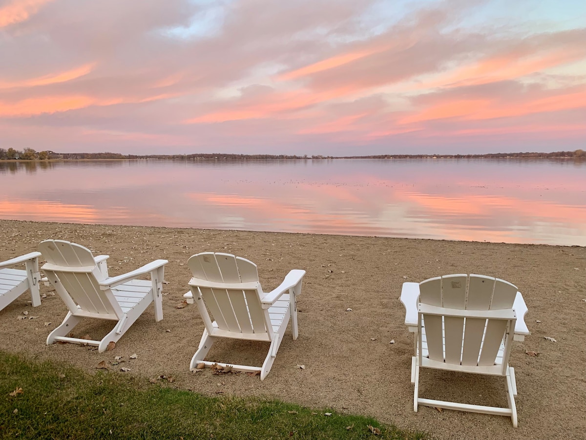 NEW 5-Bedroom Villa at Lake Darling Resort