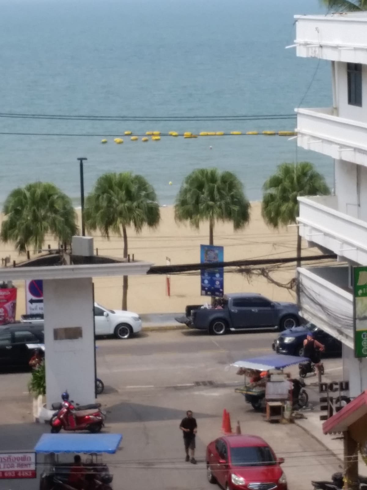 单人房/公寓距离中天海滩（ Jomtien Beach ） 50米