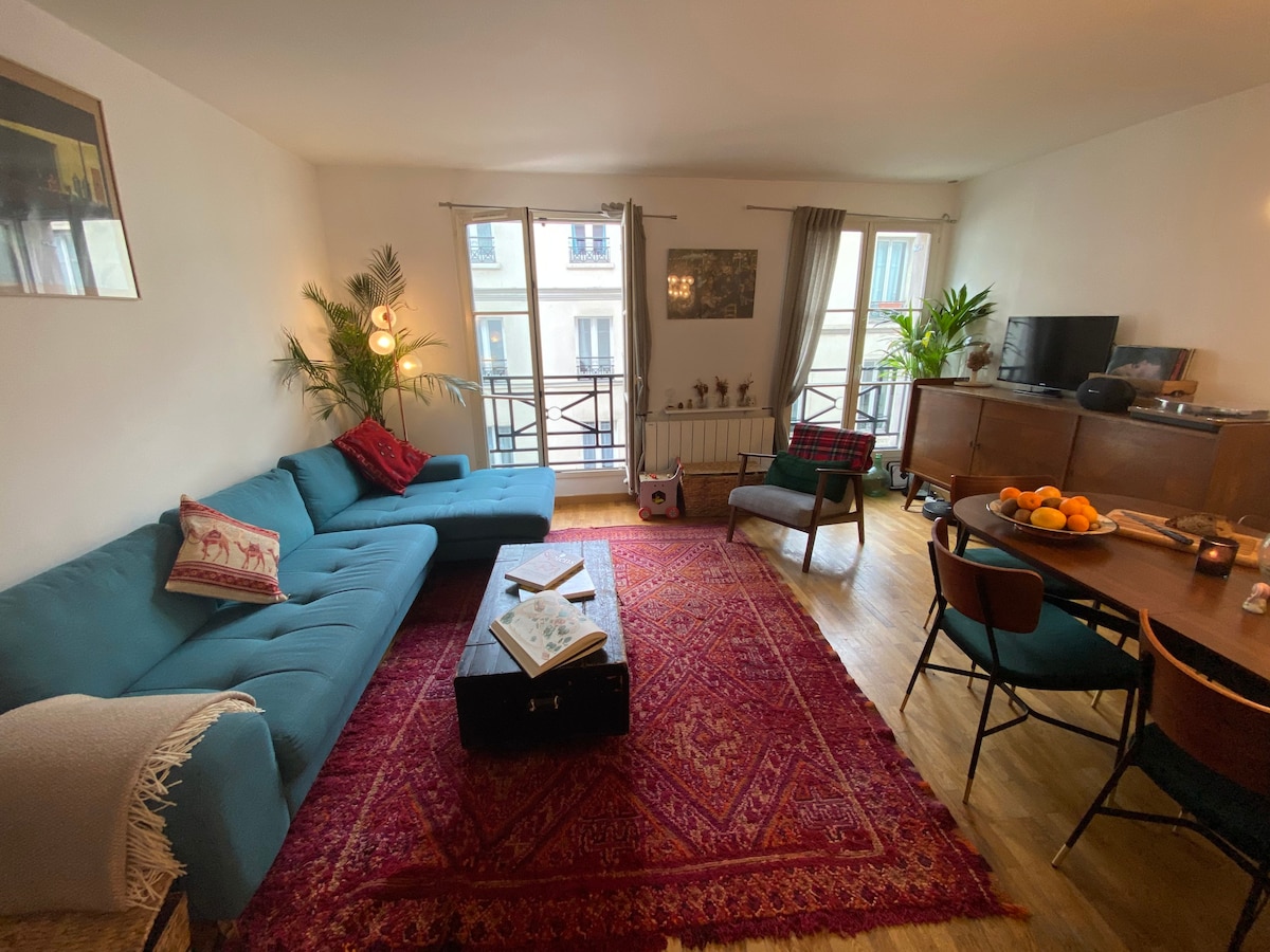 宽敞多彩的公寓。巴黎