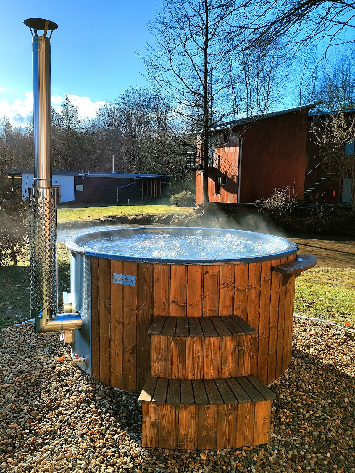 Symbiola Hayloft - U Fořta + bathing barrel