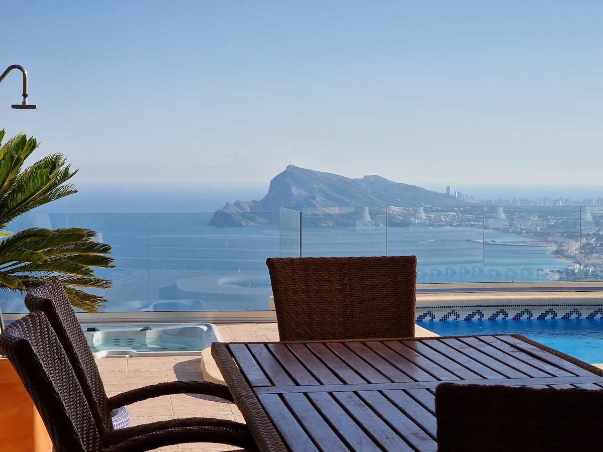 Sea View Altea Hills Solar Heated Pool 4 King Beds