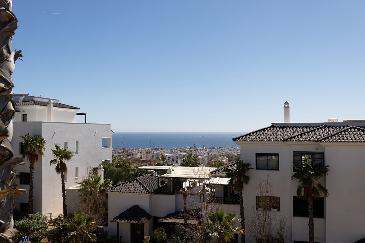 2 Bed Apartment @ Estepona Hills, Great Sea Views!