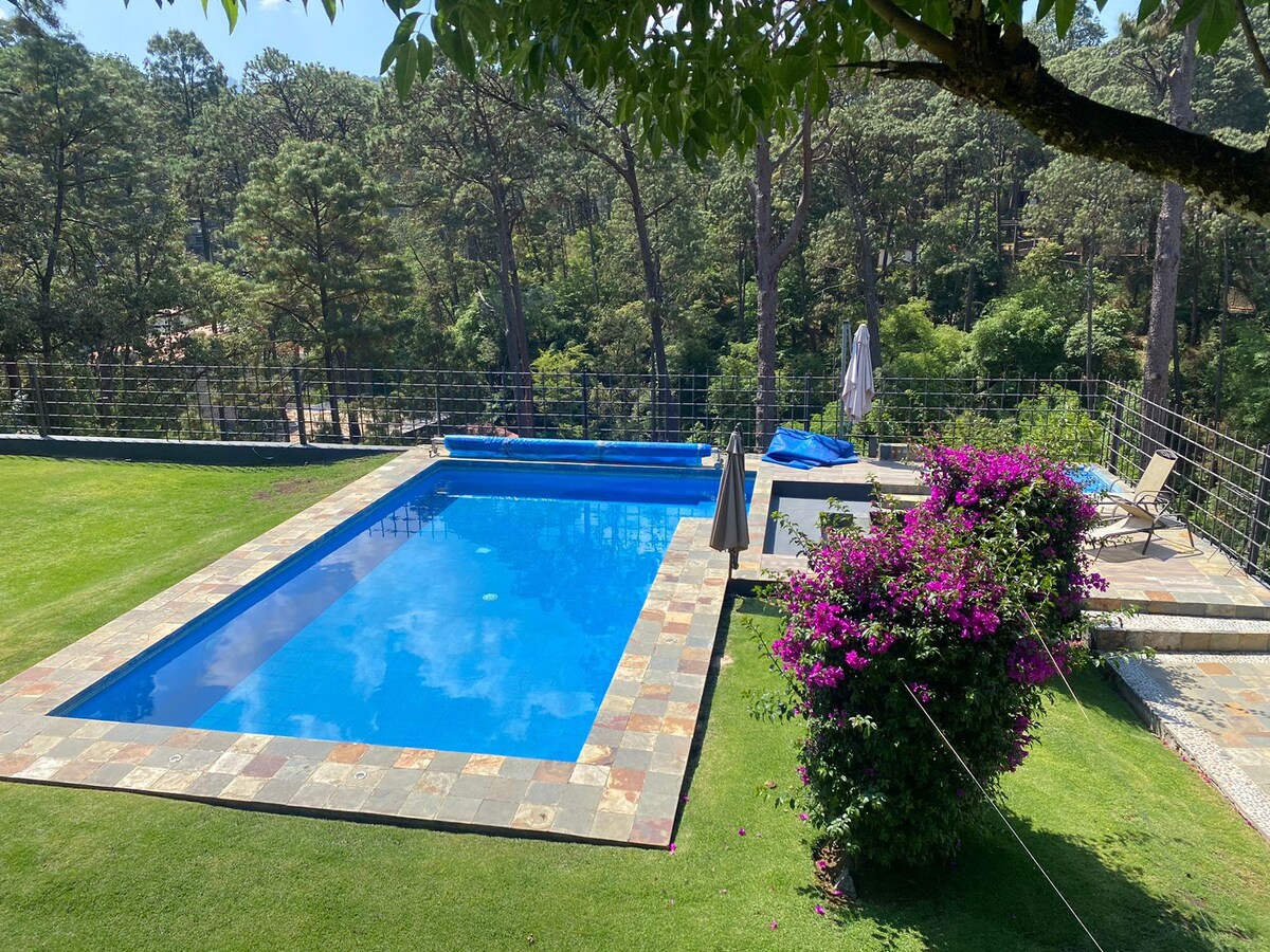 美丽豪华的房子/游泳池和电影院，位于Avándaro