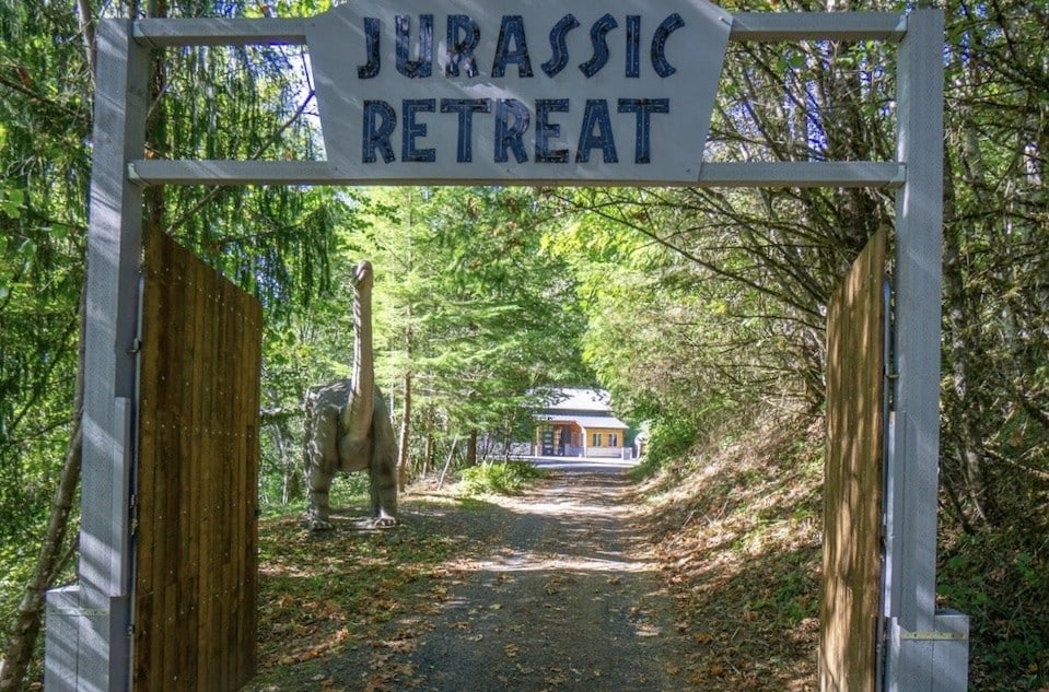 Jurassic Retreat | Hot Tub | Kids & Adults Love It