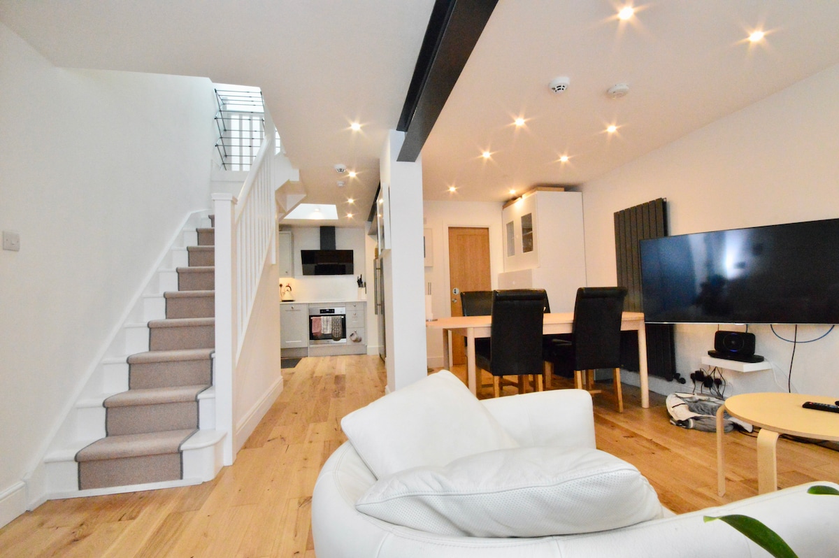 Beautiful and stylish town house, Clapham SW4