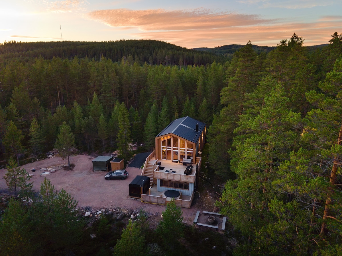 Skogsslottet-Private Sauna and Hot Tub!