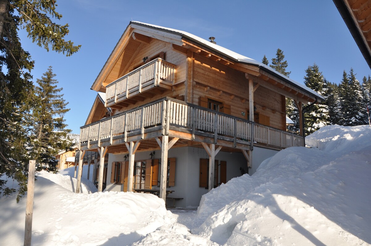 Luxuschalet mit Sauna + Ausblick