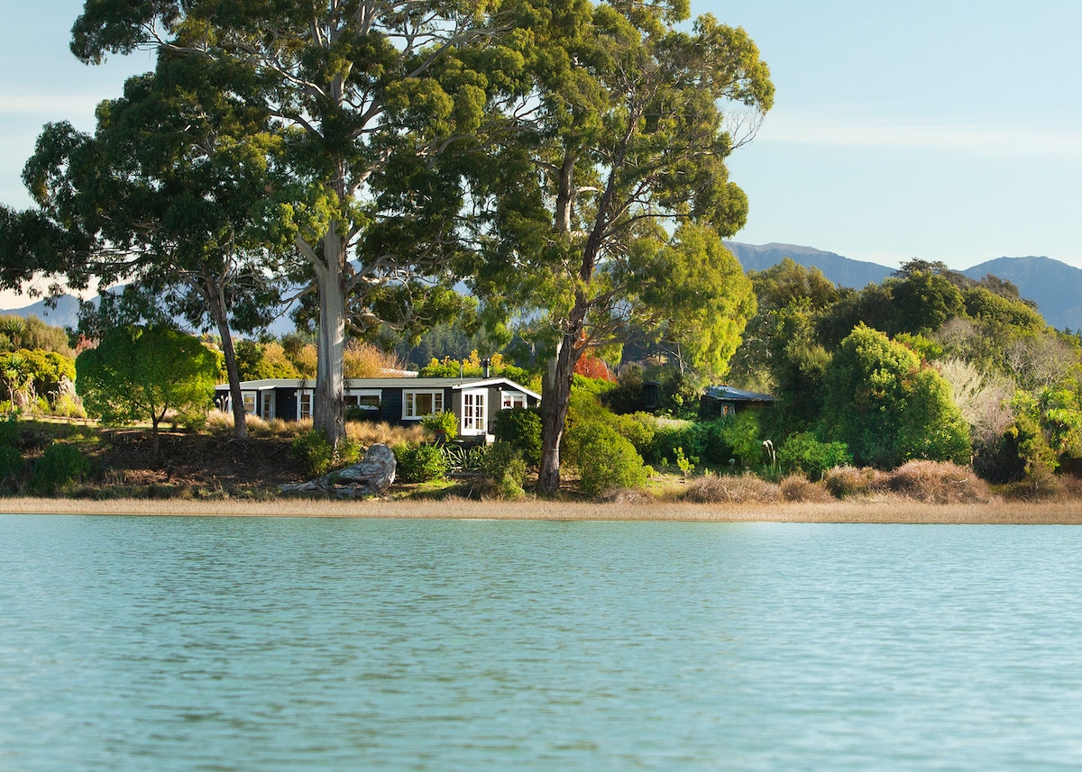 Karaka at The Apple Pickers 'Cottages