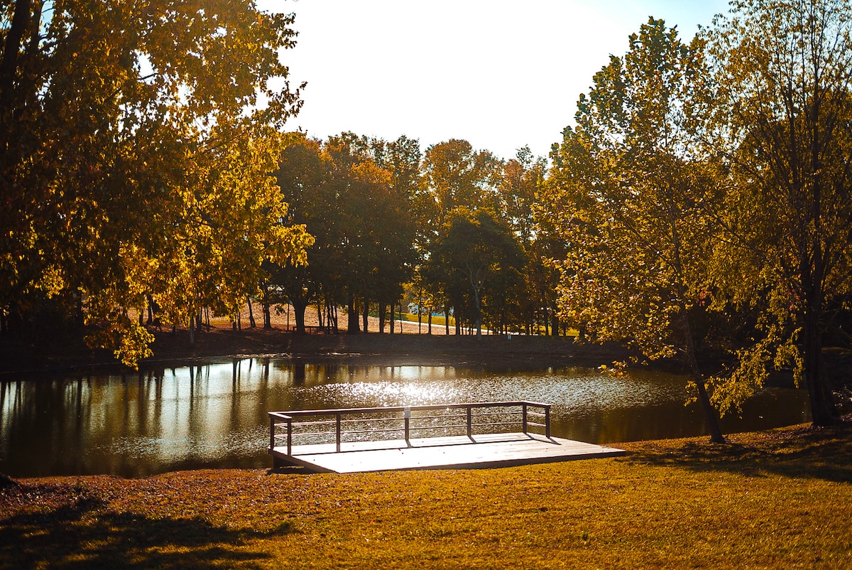 Oscars panoramic view w/ fishing