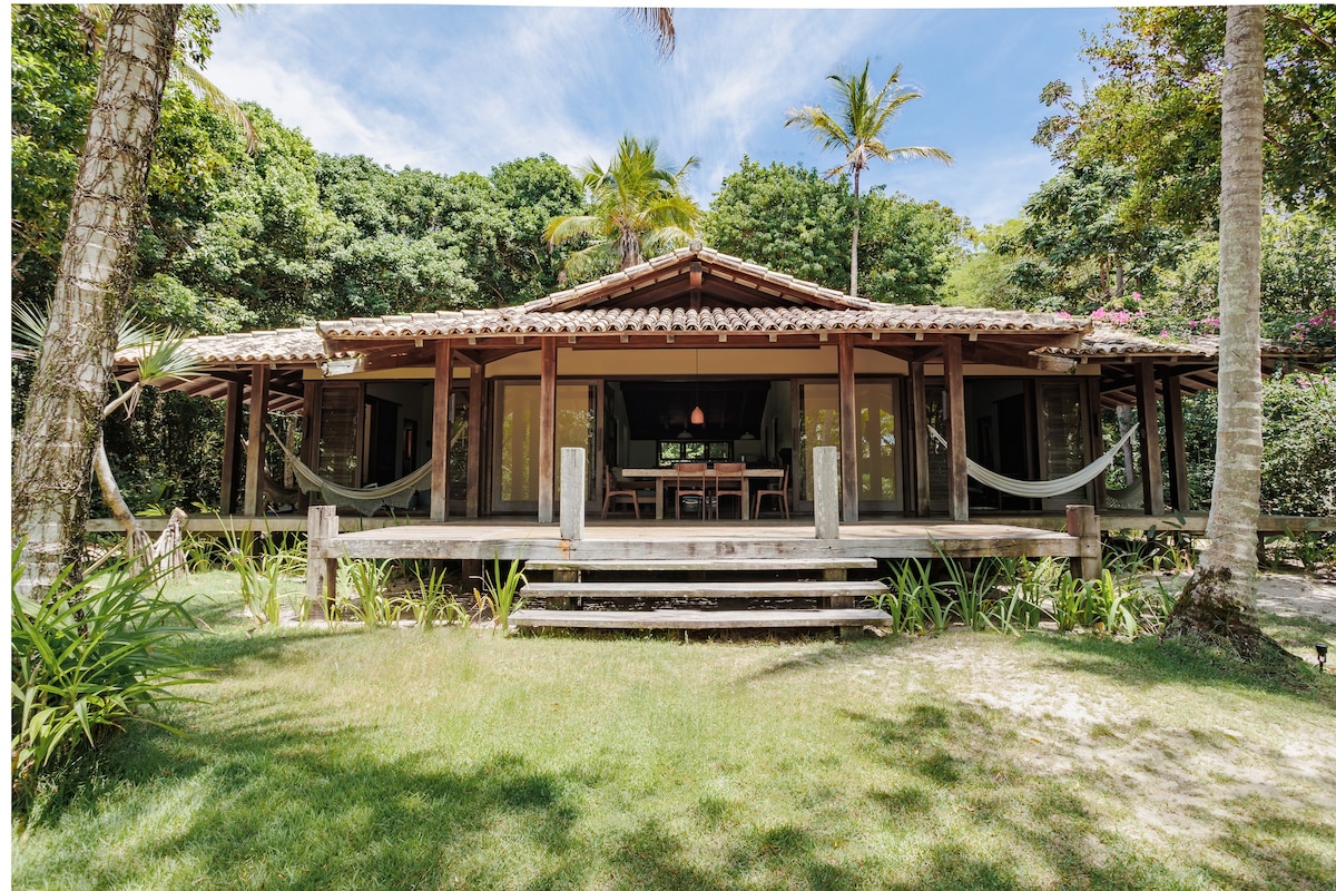 Linda casa pé na areia na praia de Itapororoca!